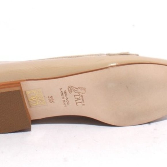 ITALIAN Beige Patent Leather Classic Pointy Shoes - Picture 8 of 8